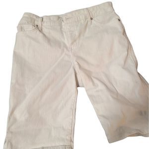 Bermuda white size 6 shorts